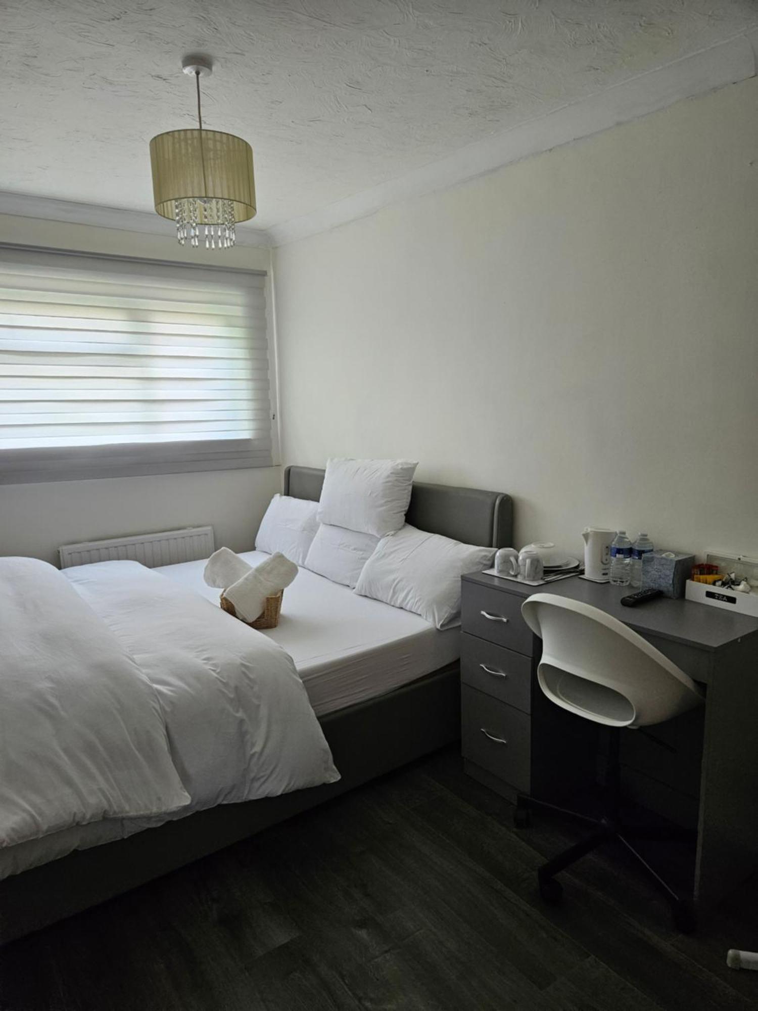 Jays-Rooms Pitsea 외부 사진